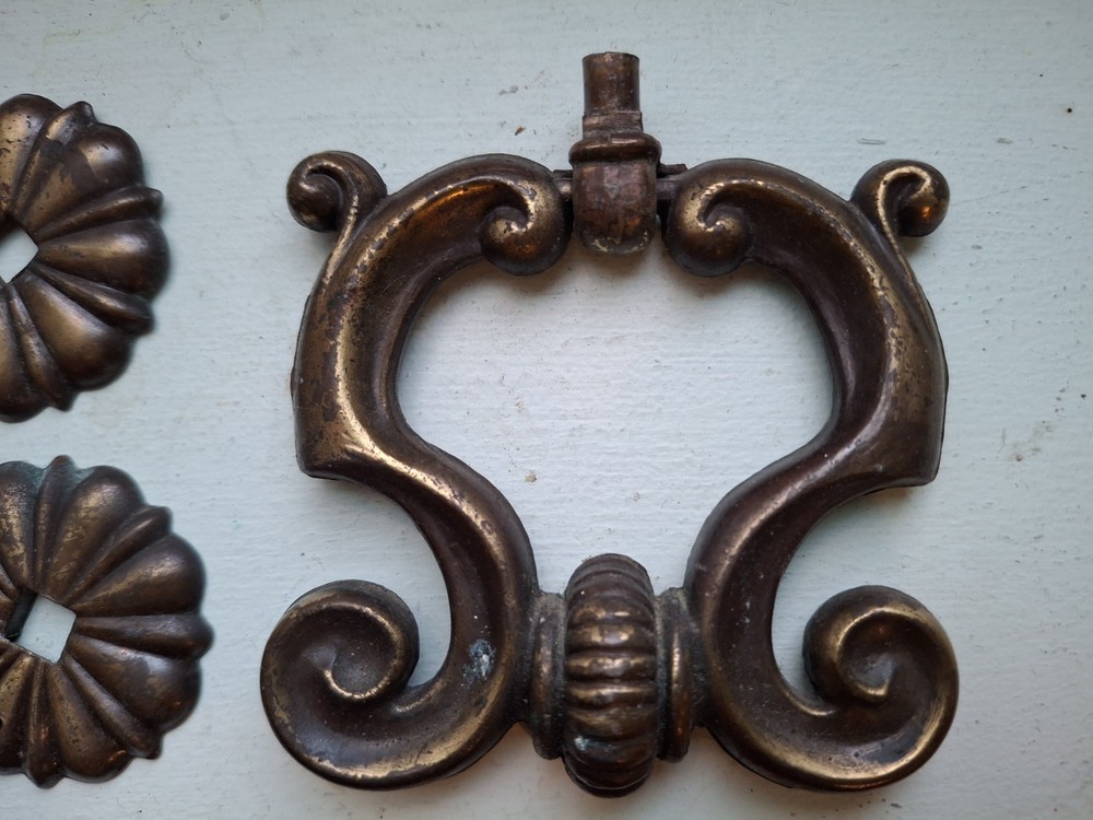 Vtg 2 Solid Brass #7422 Drawer Hanging Pulls w. Backplates