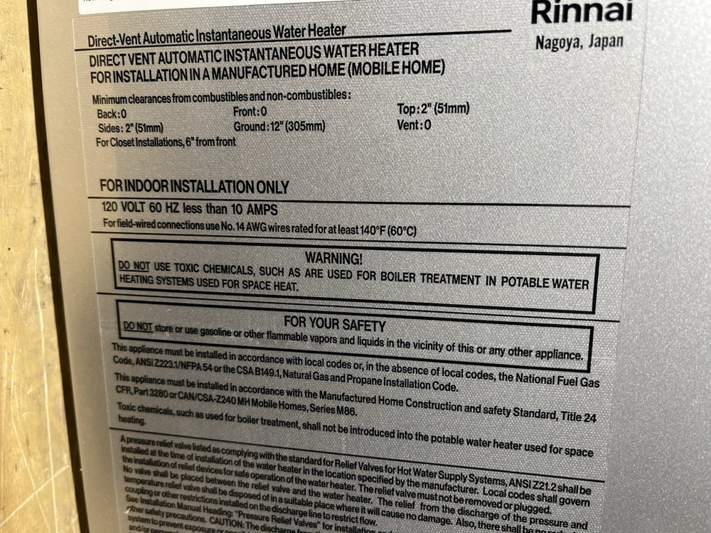 Rinnai RE140iP Indoor Tankless Water Heater 140k BTU Propane Gas (B-19 #1675)