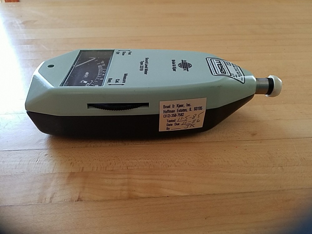 Bruel Kjaer Sound Level Meter 2219 B&K Instruments Calibrator Type 4230 Untested