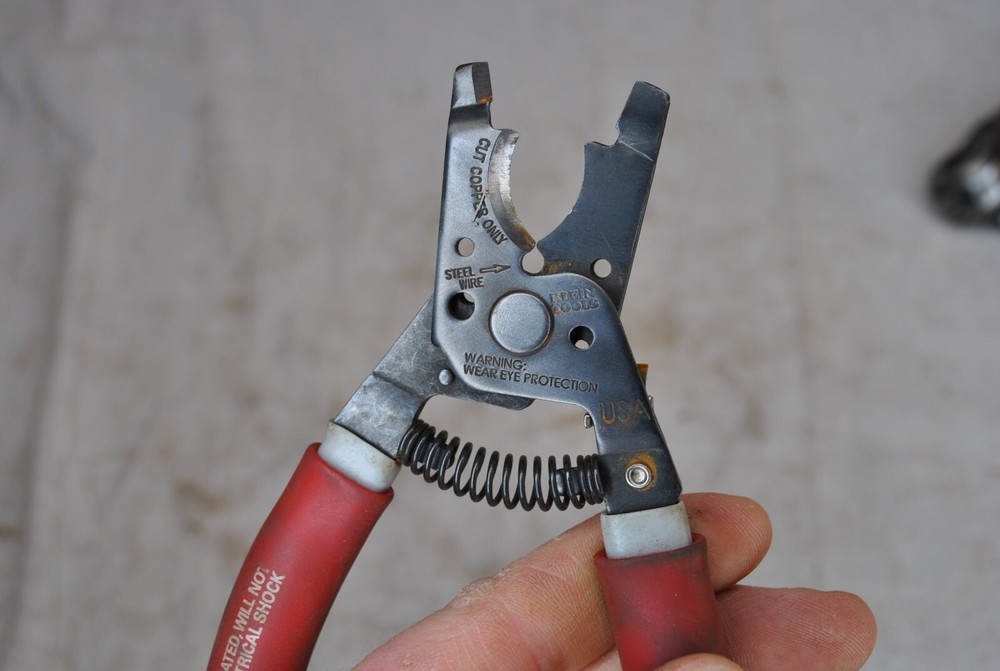 Klein Tools Multi-Cable Cutter 63020 Klein-Kurve® 12AWG Solid and Stranded