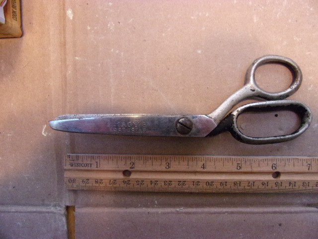vintage Macy's red star scissors