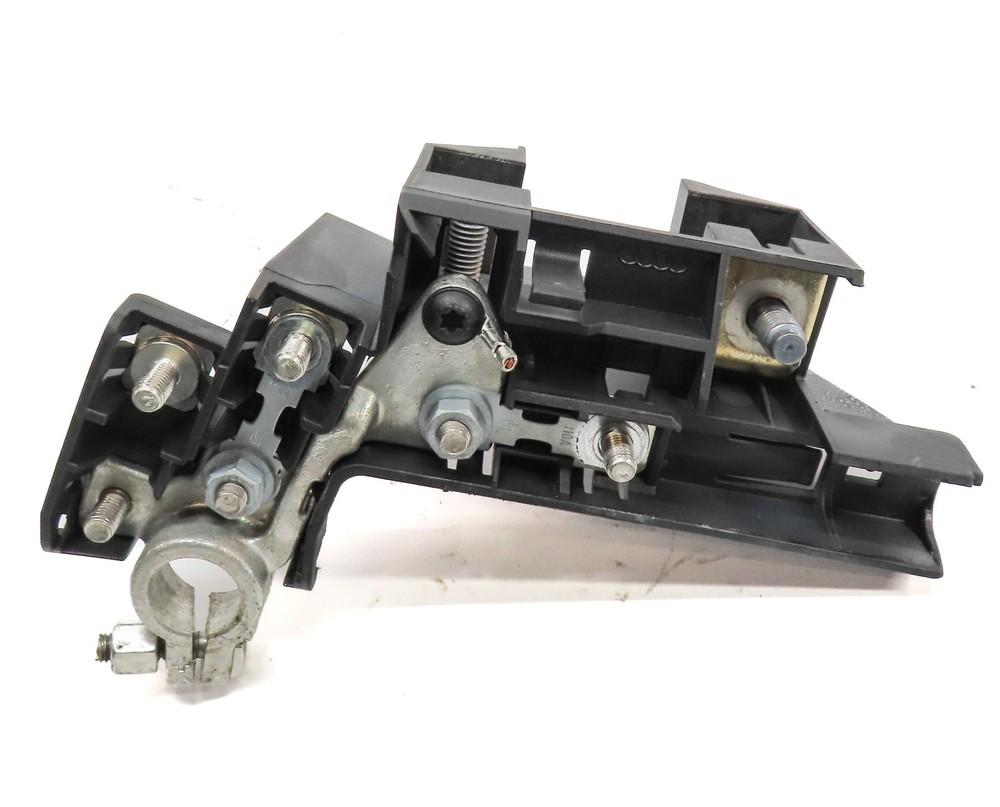 2011 AUDI A4 (B8 8K) 2.0L (CAEB) ENGINE NEGATIVE BATTERY CABLE TERMINAL RING