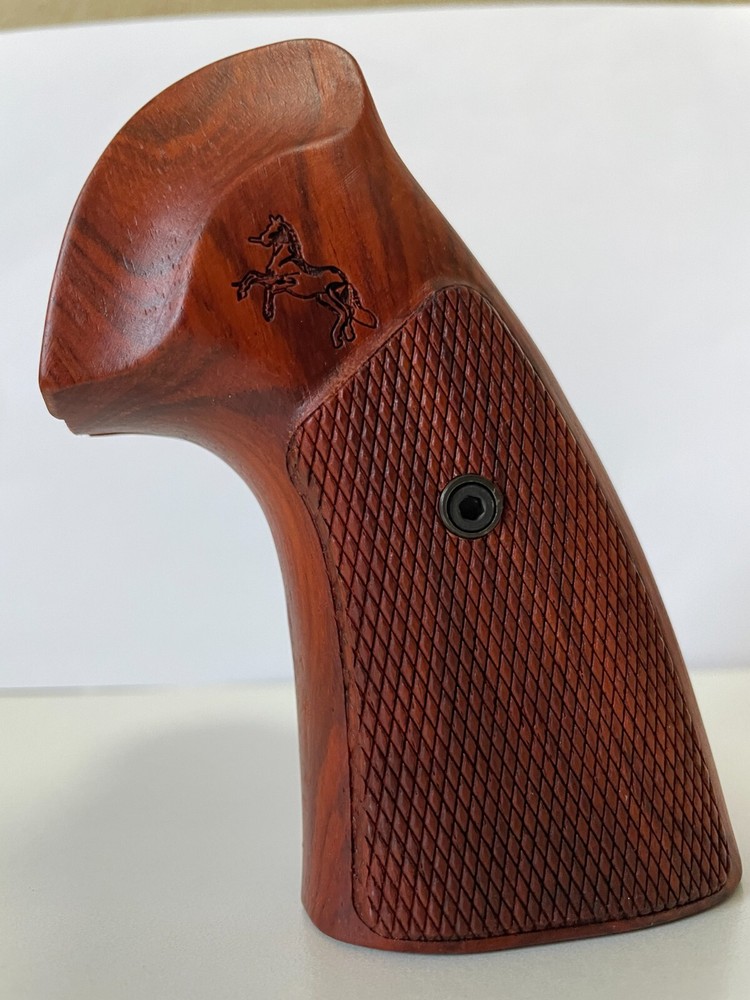 Premium Handmade grips for COLT PYTHON grips (I, E FRAME) Checker on wood