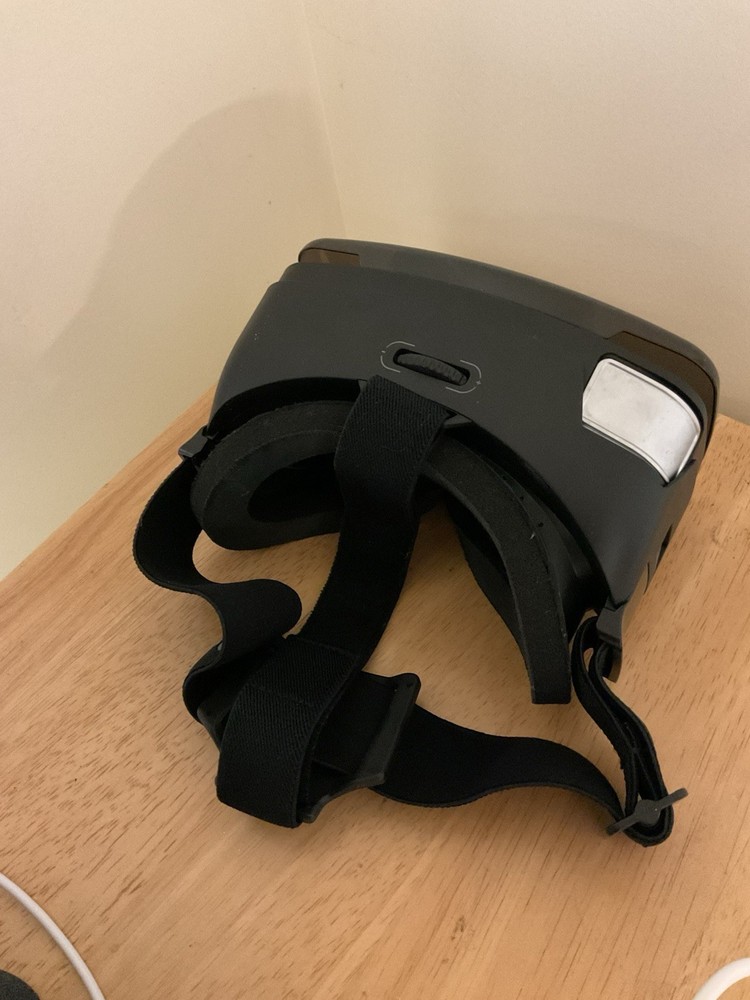 Homido V2 Virtual Reality Headset - Black - iPhone & Android - Case - Excellent