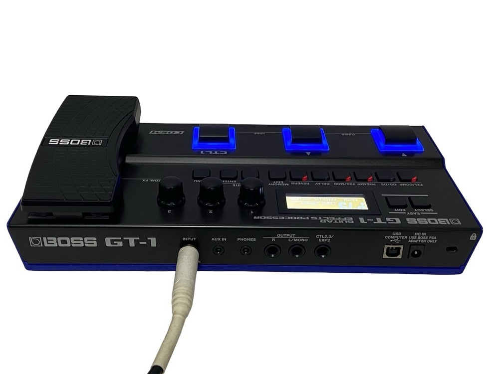 BOSS GT-1 COMPACT BATTERY POWERED GUITAR MULTI-EFFECTS PROCESSOR W/G (EPJ032655)