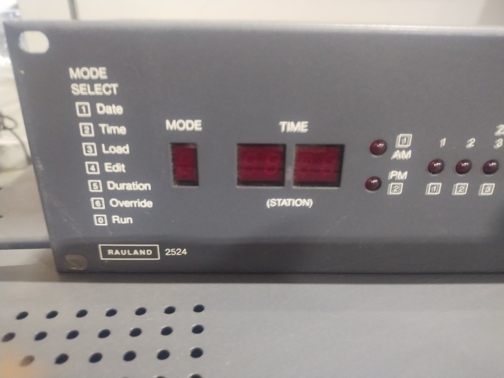 RAULAND MODEL 2524 MASTER CLOCK Intercom System.