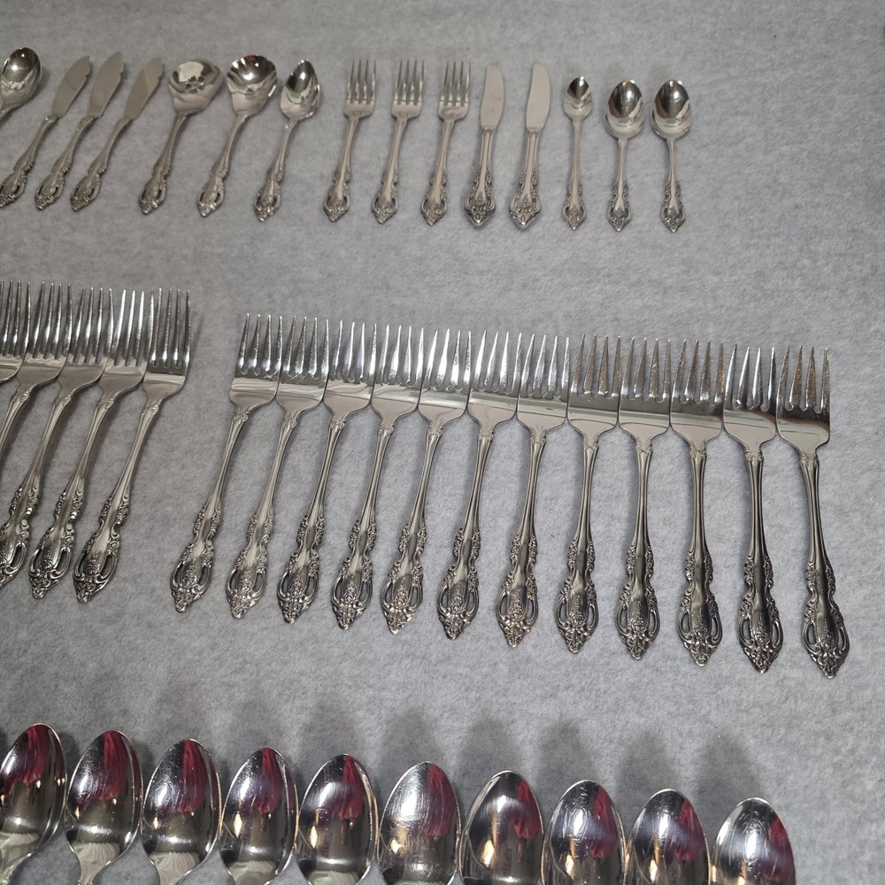 88 Pc ONEIDA Community BRAHMS Stainless Steel FLATWARE Set Serves For 12 Extras