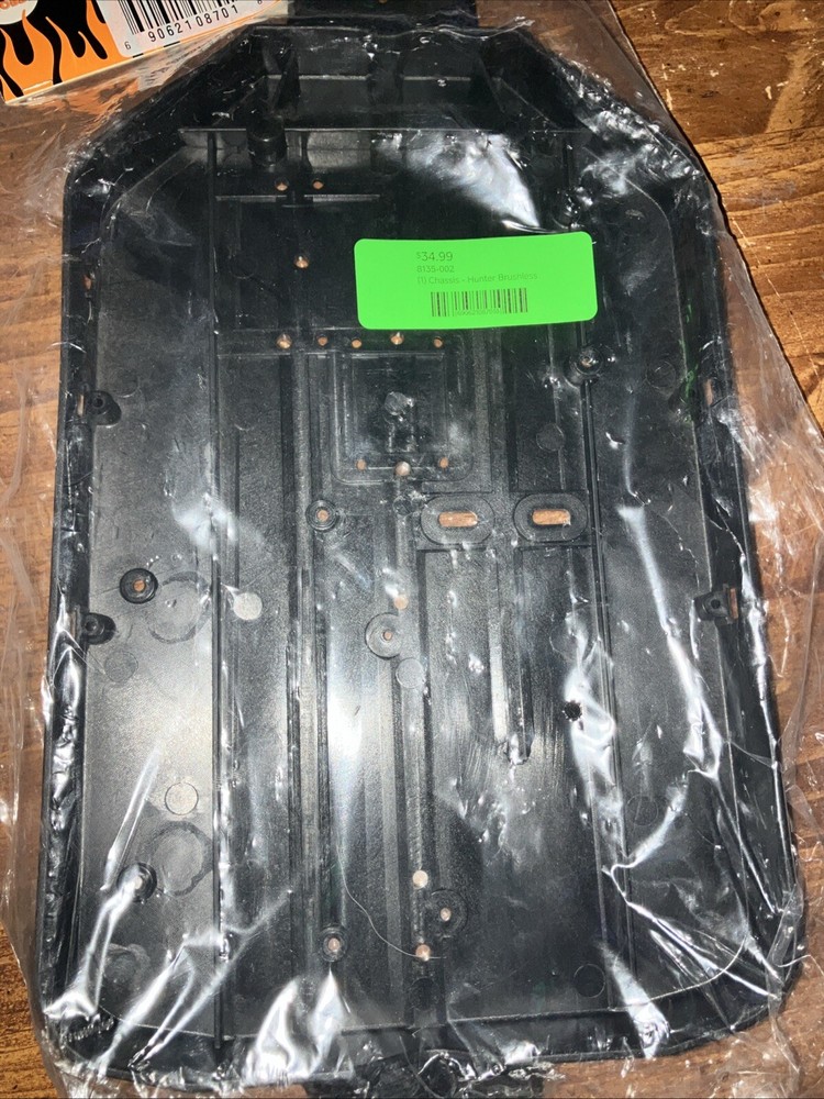 DHK Hunter Chassis 8135-002