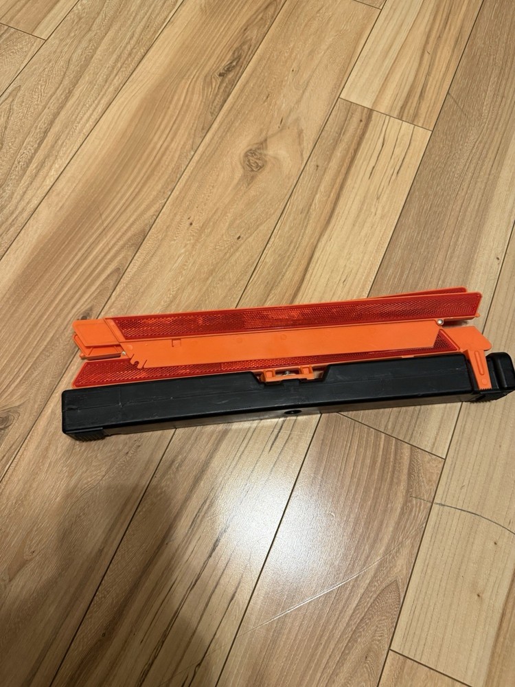 Safe-Lite 711 Base Warning Triangle Reflector Road Emergency Sign Warning