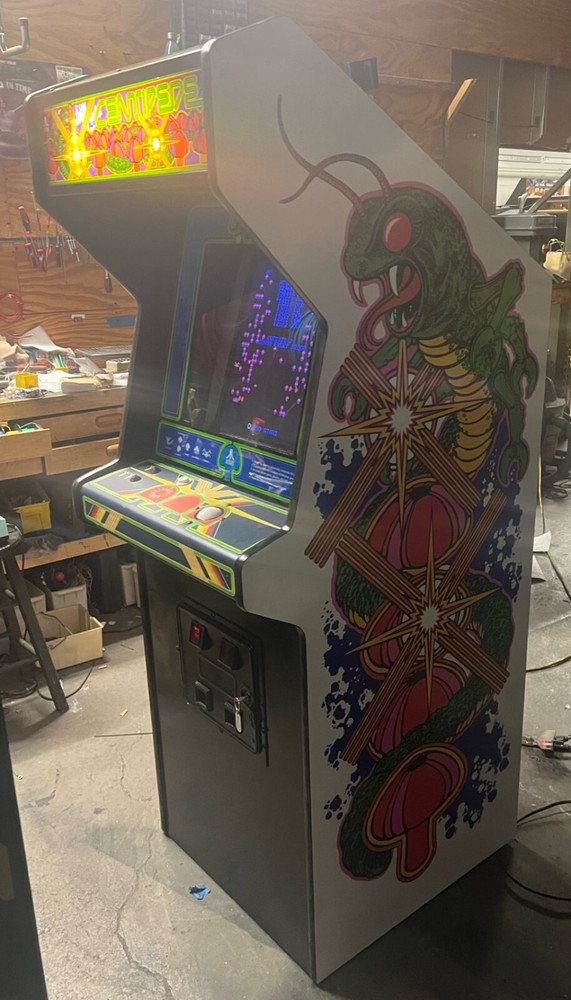 CENTIPEDE ARCADE MACHINE by ATARI (Excellent Condition) *RARE*