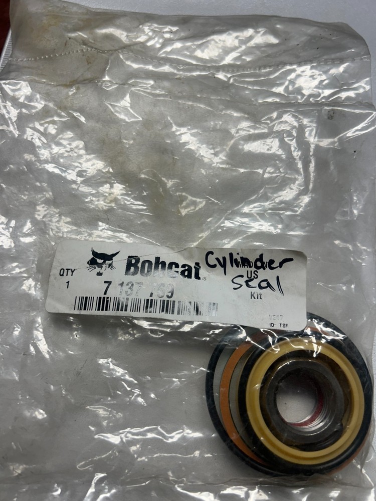 Bobcat seal kit 7 137 769