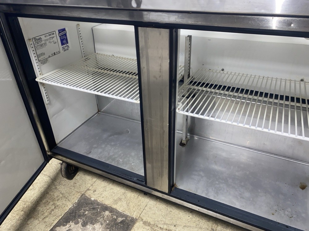 True 2 Dr., 4’ Sandwich Prep Table, Runs Great!