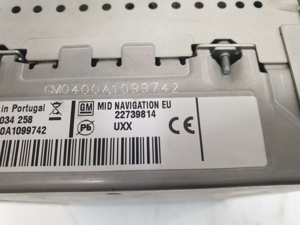 Radio/Navigation System Combination This radio requires a CODE, CODE