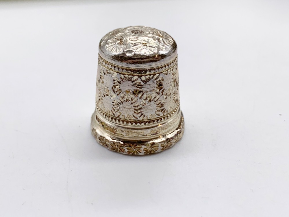 ANTIQUE SOLID STERLING SILVER STARBURST PATTERN SEWING THIMBLE