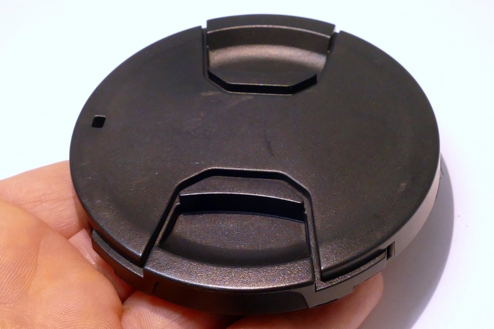 82mm Front Lens cap snap on type black