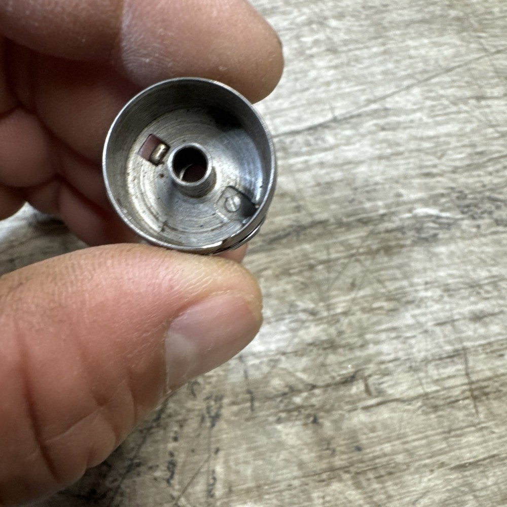 SINGER 293 B Sewing Machine BOBBIN CASE HOOK