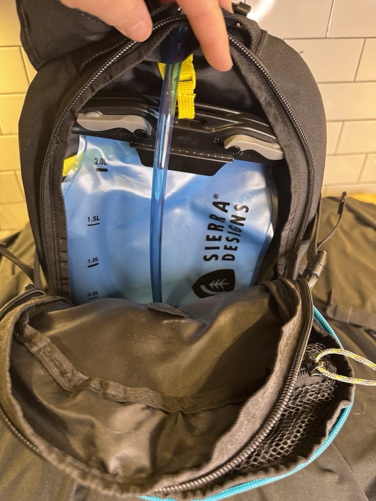 Sierra Designs 2L Hydration Reservoir Backpack NEW *Read