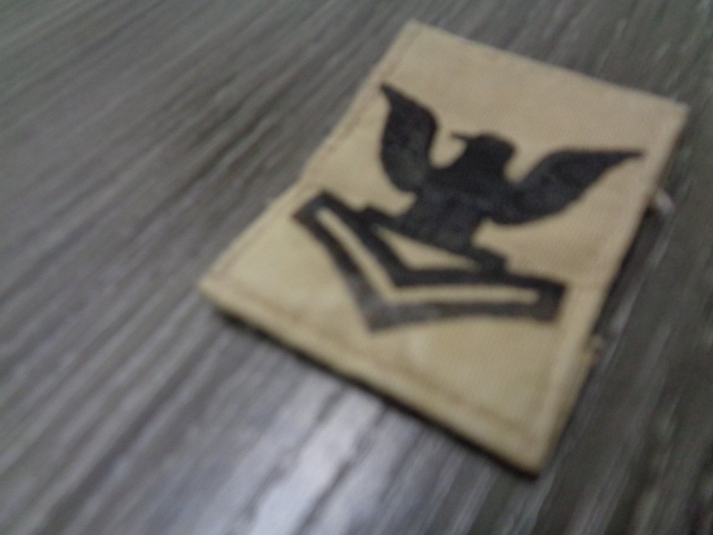 DESERT TAN USN SEABEE E5 PETTY OFFICER 2ND CLASS CAP DEVICE PATCH USED