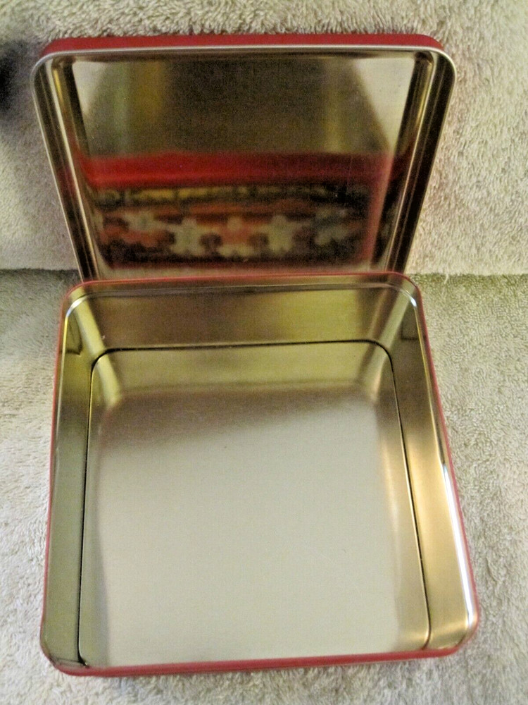 1992 Crayola Collectable Holiday Tin