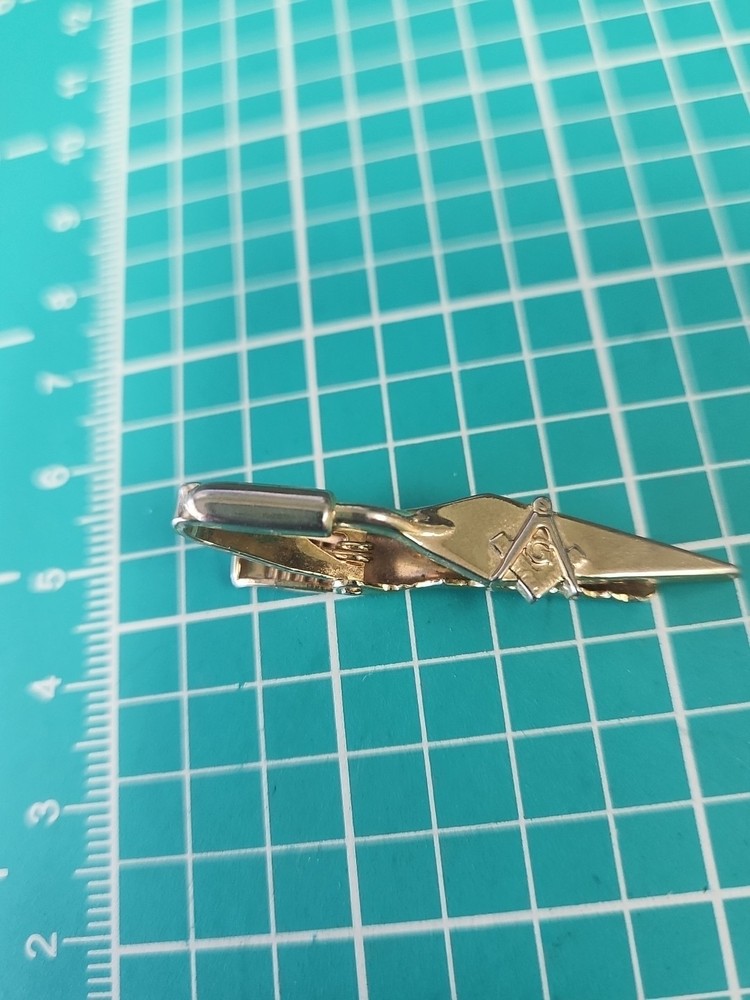 Vtg Freemason Masonic Square And Compass Tie Clip