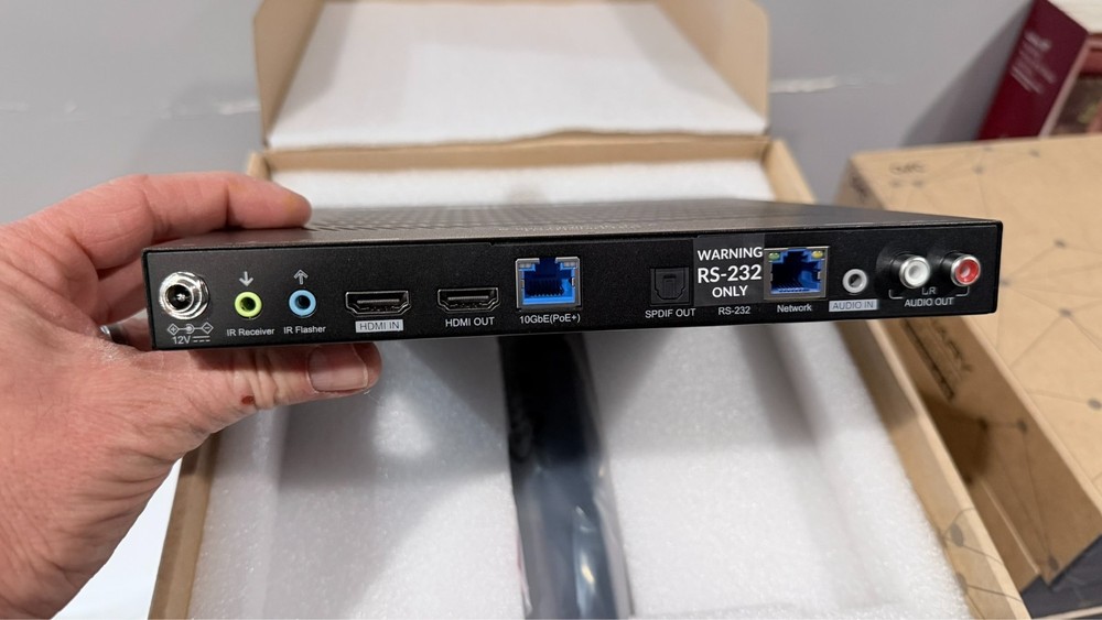 Binary B-960-MOIP-4K-TX-A 4K Media over IP Transmitter