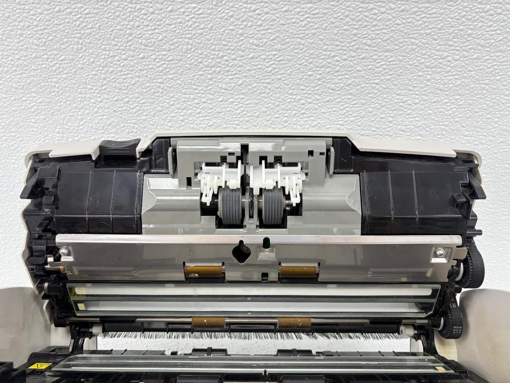 PRE OWNED | Fujitsu fi-6130 Duplex Document Scanner Only - White No Pwr Adapter
