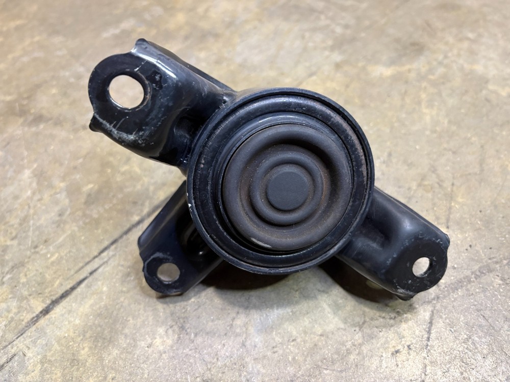 2014-2016 Hyundai Elantra Engine Mount Right RH Engine Mount