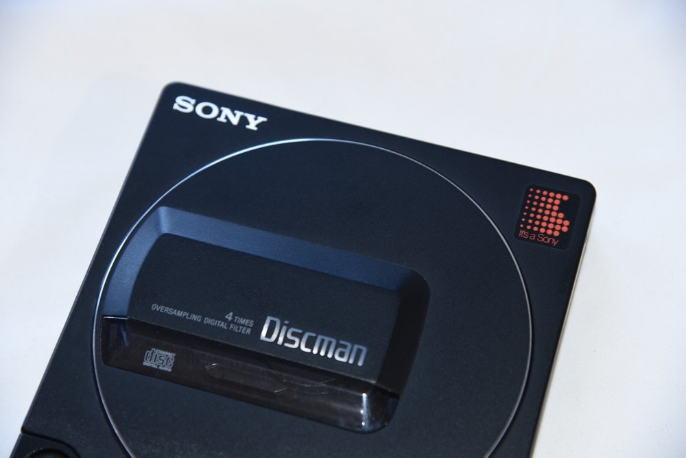 Sony D-25 Discman Personal CD Player Working