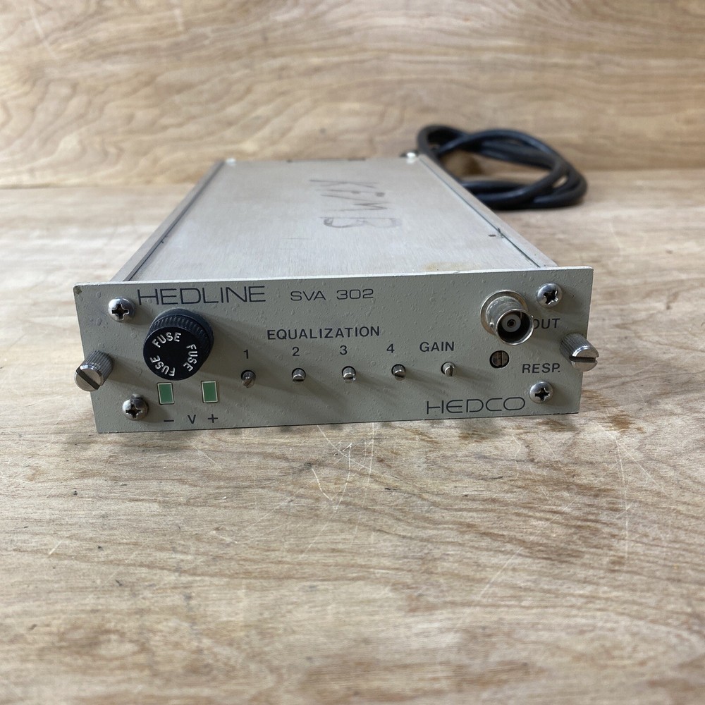 Hedco SVA-302 Hedline Silver 4-channel Audio/Video Equalizer - Powers On