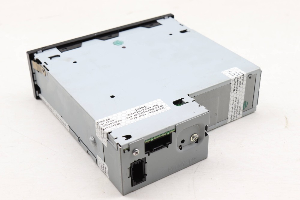 2009-2011 AUDI Q5 - 6 DISC CD Changer 4E0035110A