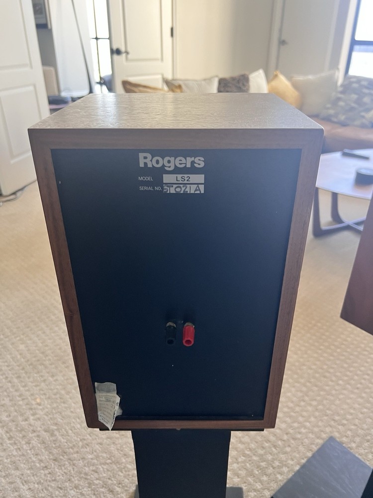 Rogers Speakers ls2 w/Stands