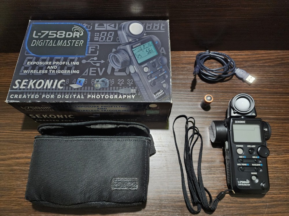 Sekonic L-758DR Digital Master Light Meter Exposure Profiling Wireless Trigger