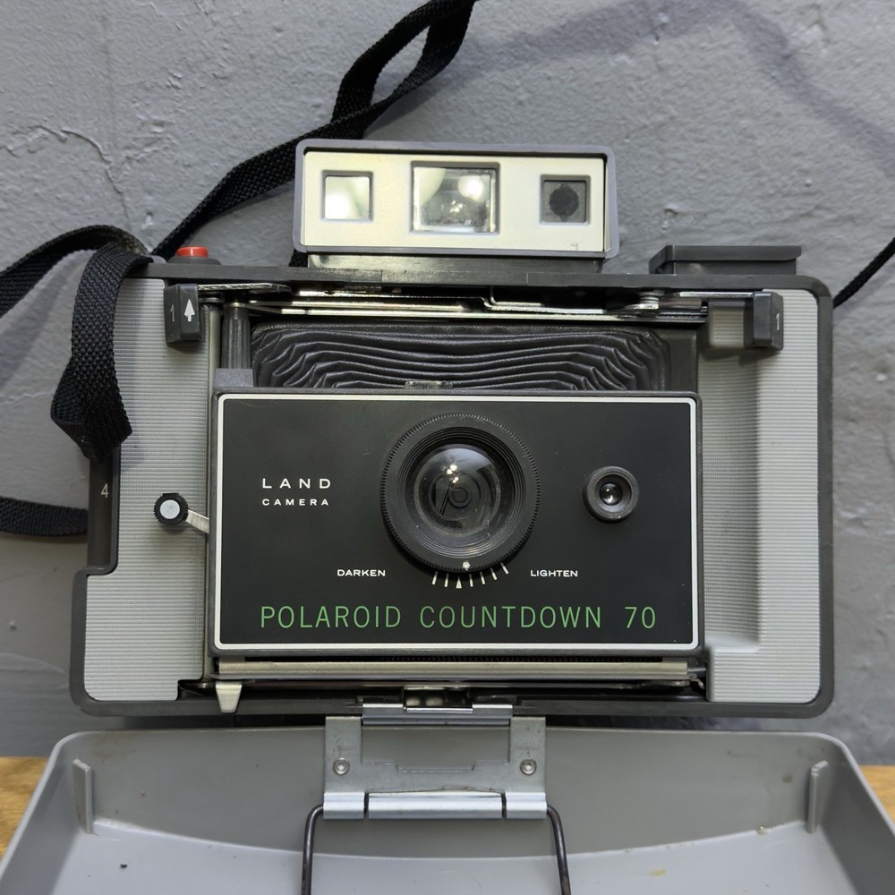 Vintage Polaroid Countdown 70 Land Camera w/ High Power Flash And Case UNTESTED