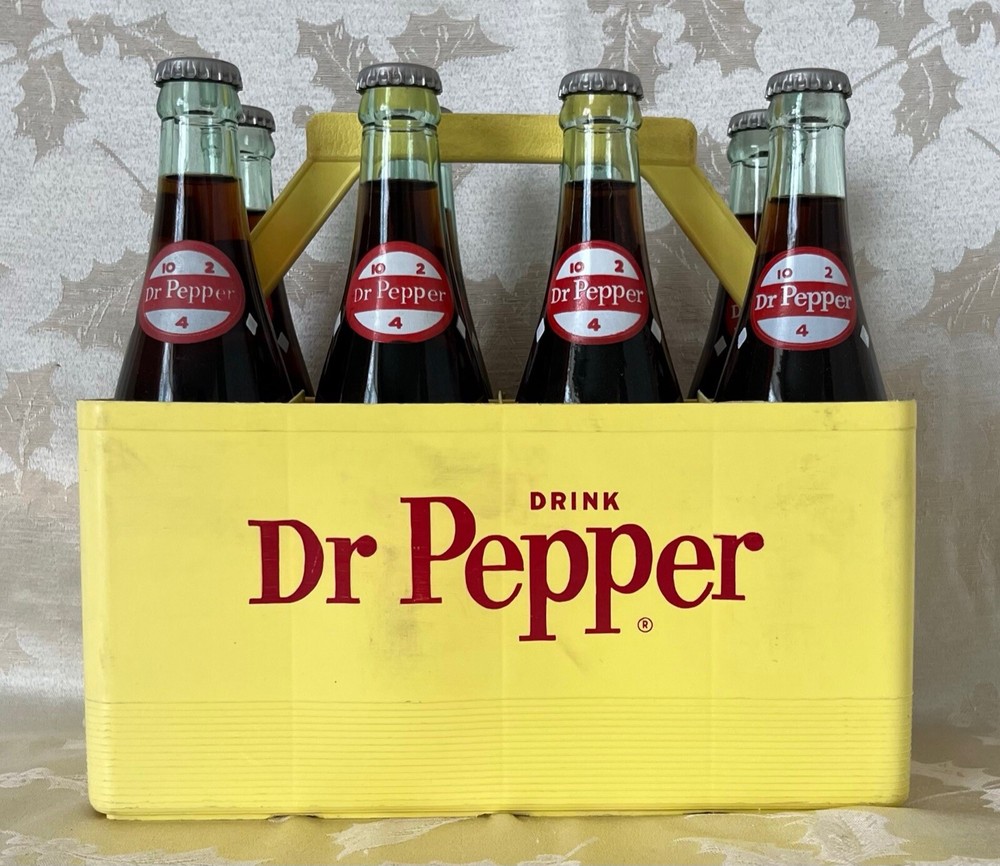 VINTAGE 12oz DR PEPPER 8-PACK CARRIER