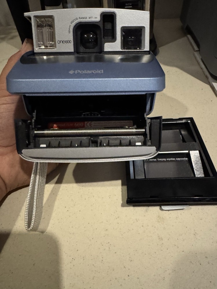 Polaroid Vintage One 600BLUE (TESTED-WORKING)