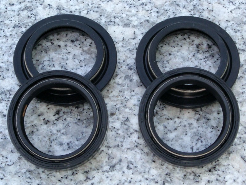 37mm High Performance Fork Seals & Dust Seal Kit 044162