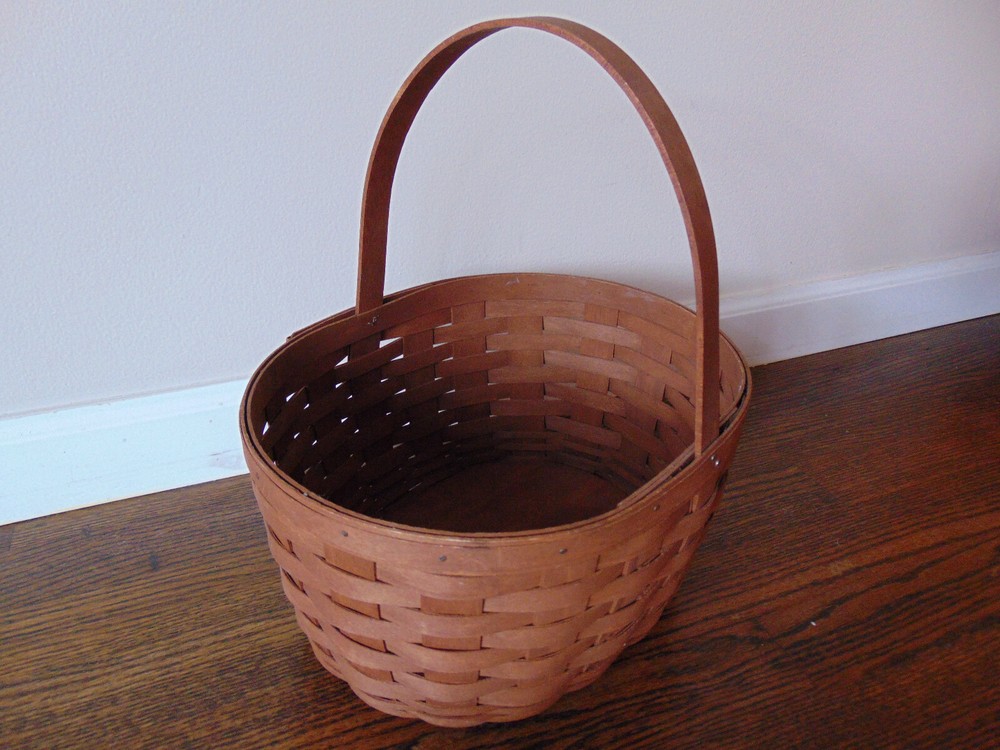 LONGABERGER SECOND QUALITY D BASKET 2008