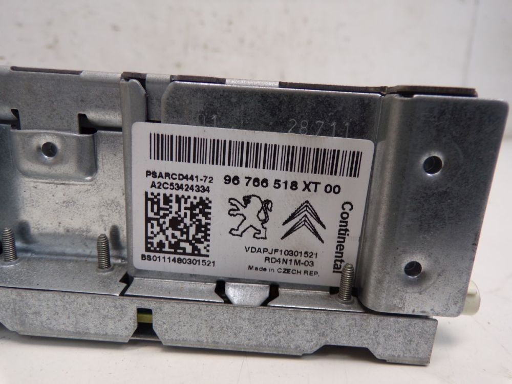 Radio/CD combination code change not available! Suitable for PEUGEOT EXPERT