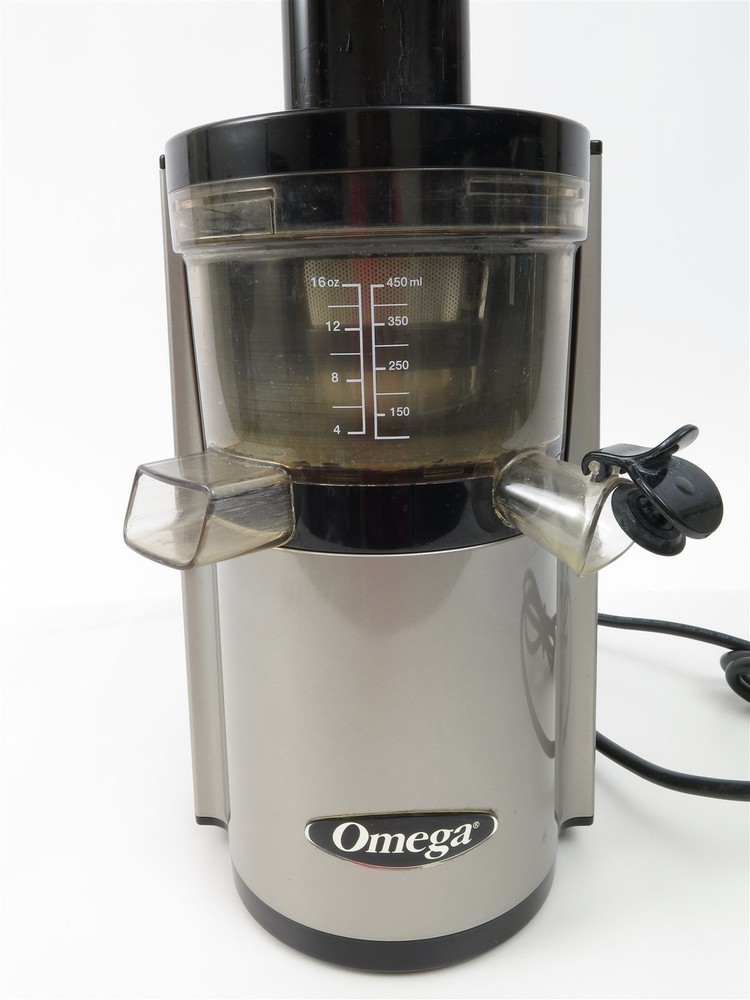 OMEGA Vertical Slow Masticating Silver Juicer - VSJ843RS