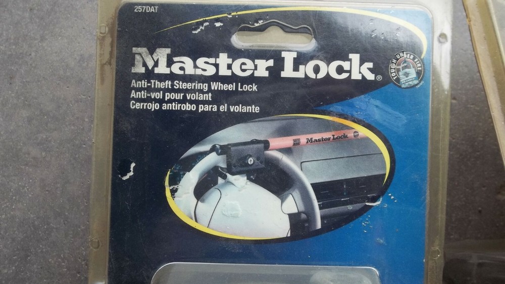 Master Lock Auto Theft Block Steering Wheel Lock 257 DAT NEW in package