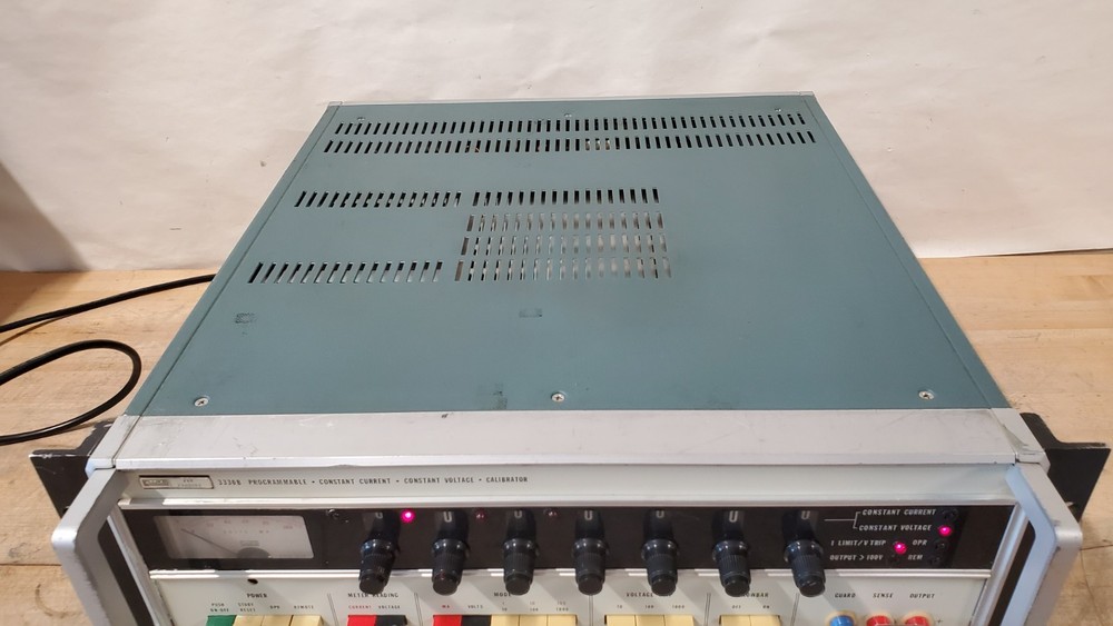 Fluke 3330B Programmable Constant Current Constant Voltage Calibrator