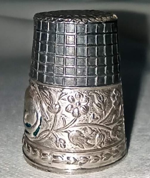 Rare Ari D Norman Silver Cat Thimble