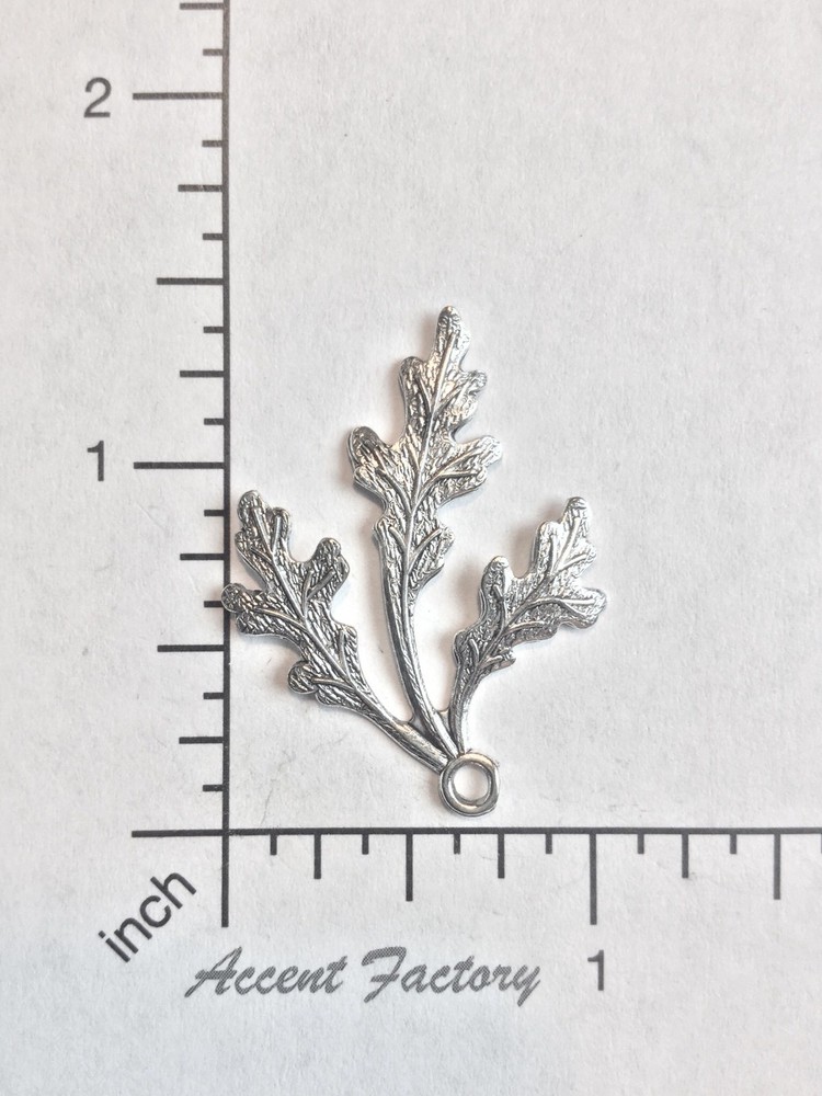33354 - 2 Pc Triple Oak Leaf Charm Finding Silver Oxidized
