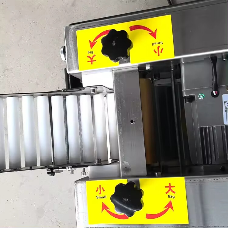 Automatic Dumpling Skin Wrapper Making Machine Dumpling Chapati Wrapping Maker