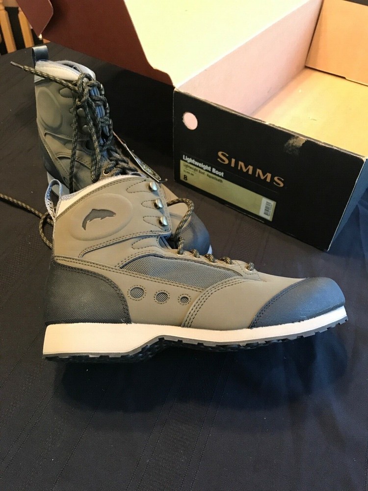 SIMMS lightweight wading boot size 8/new with box/Aquastealth