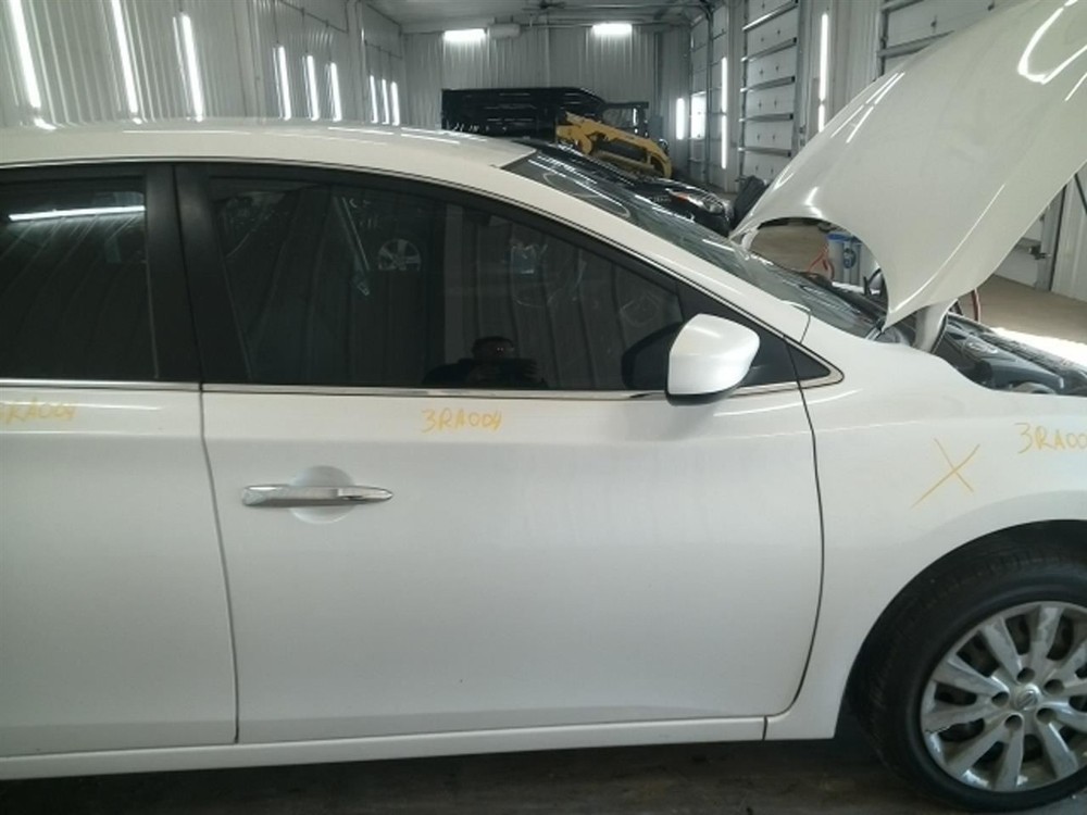 Driver Left Front Spindle/Knuckle Fits 11-25 LEAF 104775513