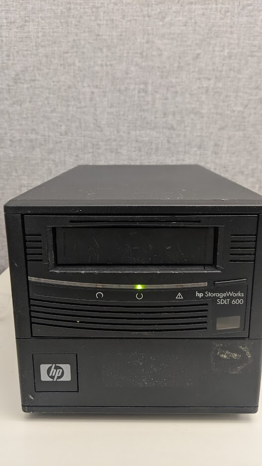 Quantum SDLT600 External Tape Drive CAT6 SDLT 600