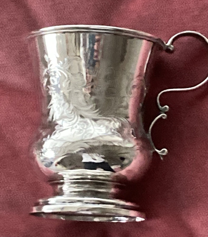 Antique Solid Silver Christening cup with Birds & Scroll engravings 126.2g