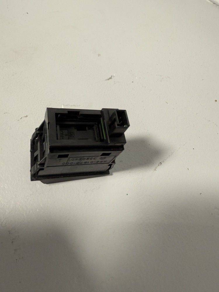 FREIGHTLINER CASCADIA PANEL SWITCHES