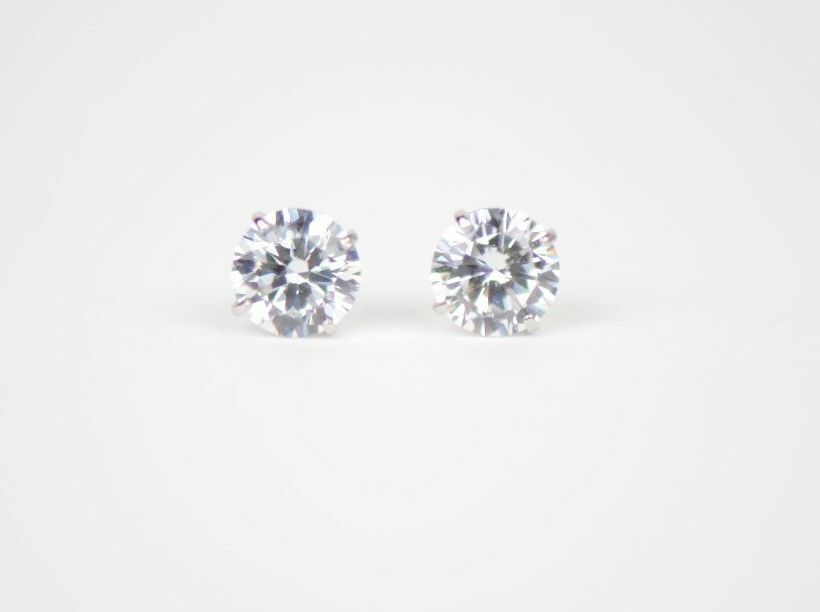 CZ Stud Earring Round cut in 14k white gold Screw back